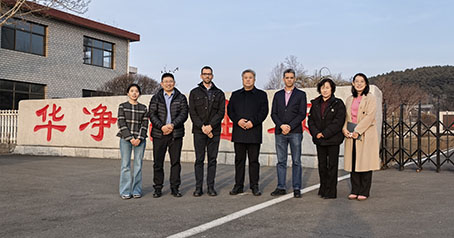 Бразильские клиенты горнодобывающей отрасли посетили Chengde Huajing Activated Carbon для проверки и проверки завода, обсуждая новые возможности сотрудничества в области активированного угля для добычи золота.